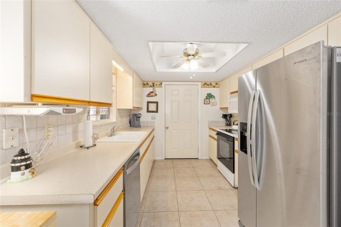 House in Summerfield, Florida 2 bedrooms, 106.19 sq.m. № 2203438 - photo 12