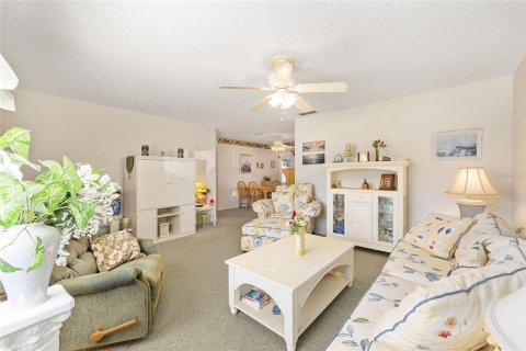 House in Summerfield, Florida 2 bedrooms, 106.19 sq.m. № 2203438 - photo 7