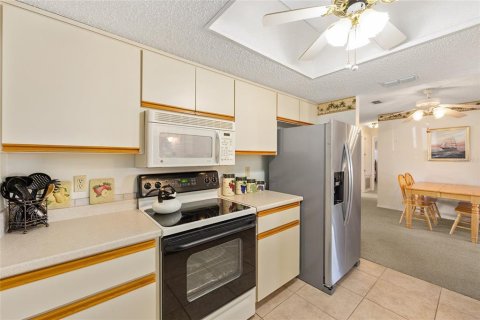 House in Summerfield, Florida 2 bedrooms, 106.19 sq.m. № 2203438 - photo 14