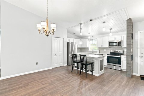House in Palm Coast, Florida 3 bedrooms, 138.52 sq.m. № 2236900 - photo 9