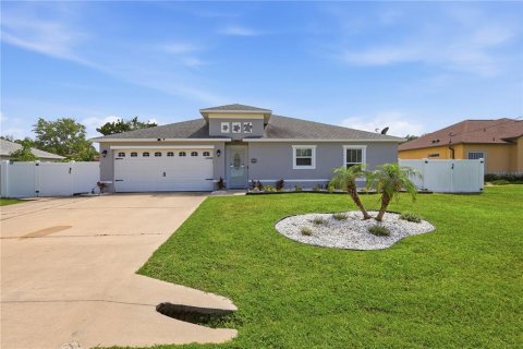 House in Palm Coast, Florida 3 bedrooms, 138.52 sq.m. № 2236900 - photo 2