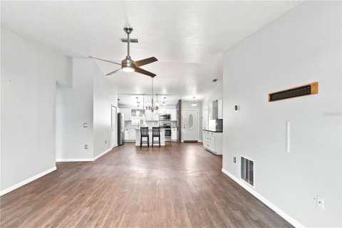House in Palm Coast, Florida 3 bedrooms, 138.52 sq.m. № 2236900 - photo 15