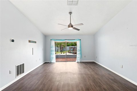 House in Palm Coast, Florida 3 bedrooms, 138.52 sq.m. № 2236900 - photo 18