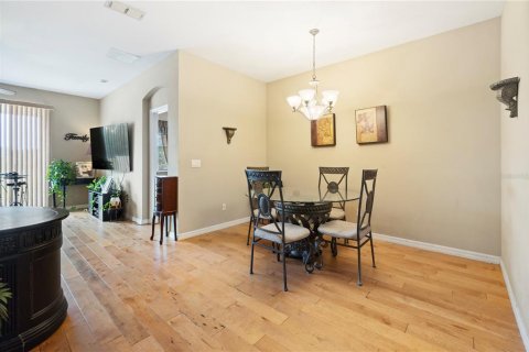 House in STONEYBROOK HILLS in Mount Dora, Florida 4 bedrooms, 184.5 sq.m. № 1657616 - photo 16