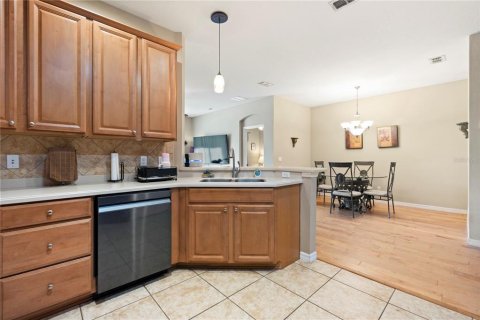House in STONEYBROOK HILLS in Mount Dora, Florida 4 bedrooms, 184.5 sq.m. № 1657616 - photo 13