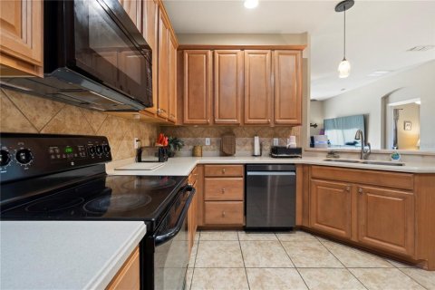 House in STONEYBROOK HILLS in Mount Dora, Florida 4 bedrooms, 184.5 sq.m. № 1657616 - photo 14