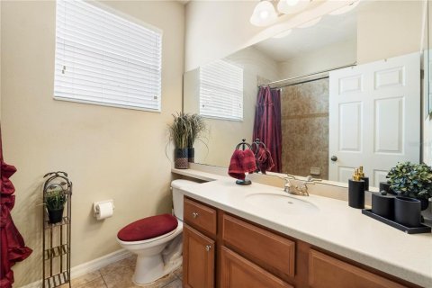 House in STONEYBROOK HILLS in Mount Dora, Florida 4 bedrooms, 184.5 sq.m. № 1657616 - photo 10