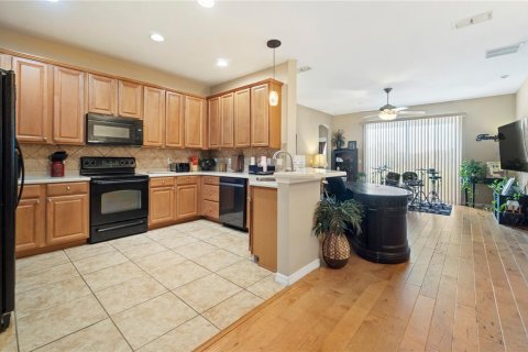 House in STONEYBROOK HILLS in Mount Dora, Florida 4 bedrooms, 184.5 sq.m. № 1657616 - photo 11