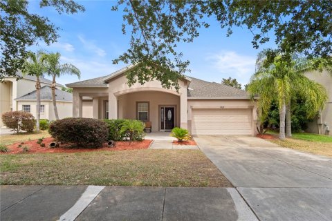 House in STONEYBROOK HILLS in Mount Dora, Florida 4 bedrooms, 184.5 sq.m. № 1657616 - photo 1