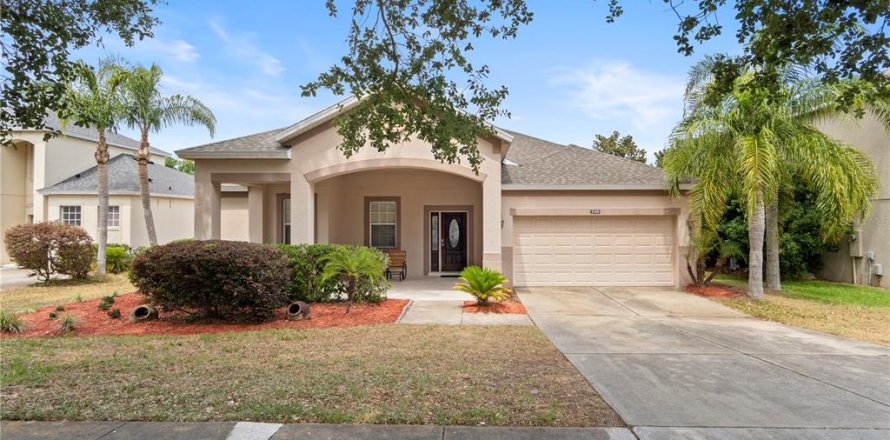 House in STONEYBROOK HILLS in Mount Dora, Florida 4 bedrooms, 184.5 sq.m. № 1657616