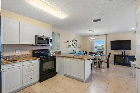 Condominio en alquiler en Saint Petersburg, Florida, 1 dormitorio, 64.47 m2 № 1899473 - foto 14