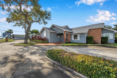 Immobilier commercial à vendre à Seminole, Floride: 636.38 m2 № 1411159 - photo 1