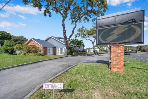 Immobilier commercial à vendre à Seminole, Floride: 636.38 m2 № 1411159 - photo 5