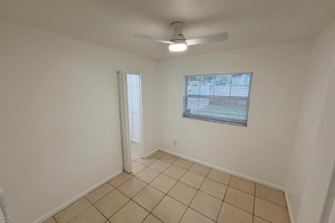 Villa ou maison à louer à Casselberry, Floride: 4 chambres, 139.35 m2 № 2353325 - photo 28