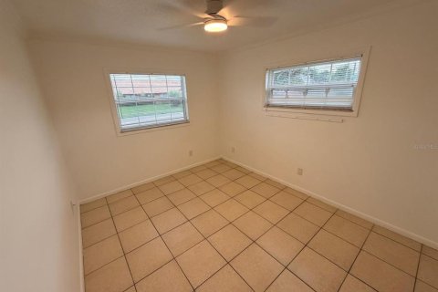 Villa ou maison à louer à Casselberry, Floride: 4 chambres, 139.35 m2 № 2353325 - photo 30