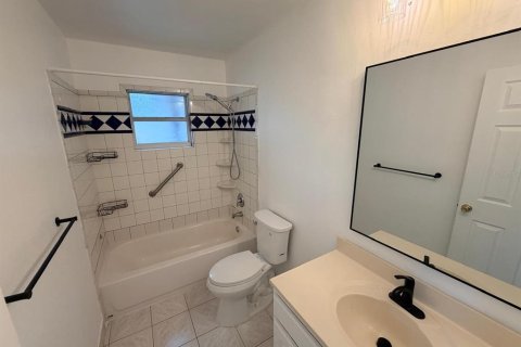 Villa ou maison à louer à Casselberry, Floride: 4 chambres, 139.35 m2 № 2353325 - photo 25