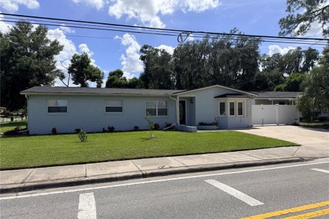 Villa ou maison à louer à Casselberry, Floride: 4 chambres, 139.35 m2 № 2353325 - photo 3
