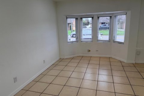 Villa ou maison à louer à Casselberry, Floride: 4 chambres, 139.35 m2 № 2353325 - photo 15