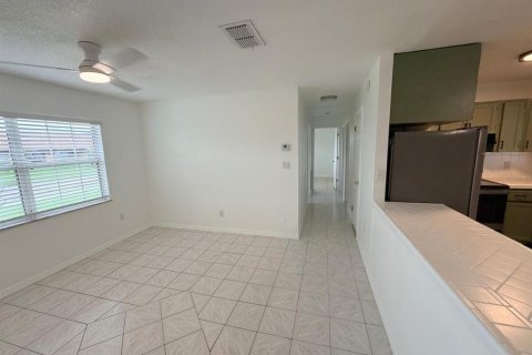 Villa ou maison à louer à Casselberry, Floride: 4 chambres, 139.35 m2 № 2353325 - photo 24