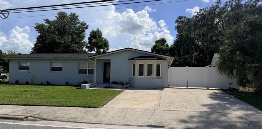 Villa ou maison à Casselberry, Floride 4 chambres, 139.35 m2 № 2353325