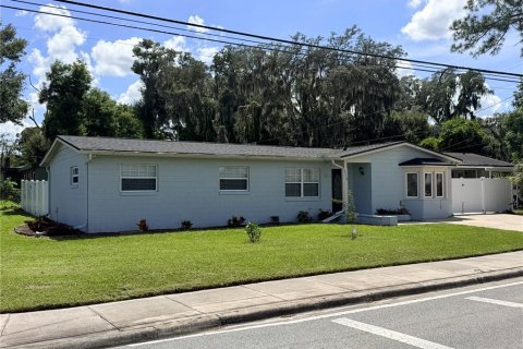 Villa ou maison à louer à Casselberry, Floride: 4 chambres, 139.35 m2 № 2353325 - photo 8