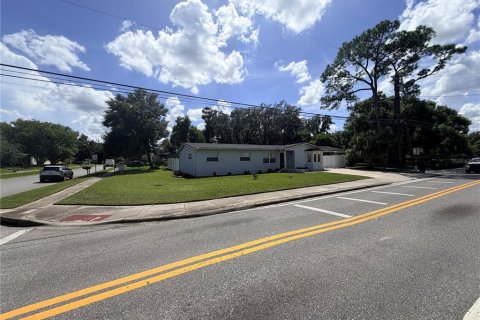 Villa ou maison à louer à Casselberry, Floride: 4 chambres, 139.35 m2 № 2353325 - photo 4