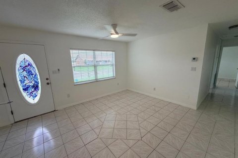 Villa ou maison à louer à Casselberry, Floride: 4 chambres, 139.35 m2 № 2353325 - photo 23