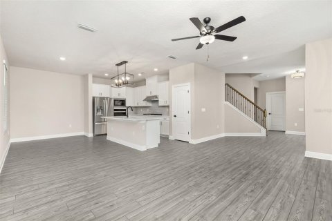 Casa en venta en Kissimmee, Florida, 6 dormitorios, 252.14 m2 № 1908262 - foto 3