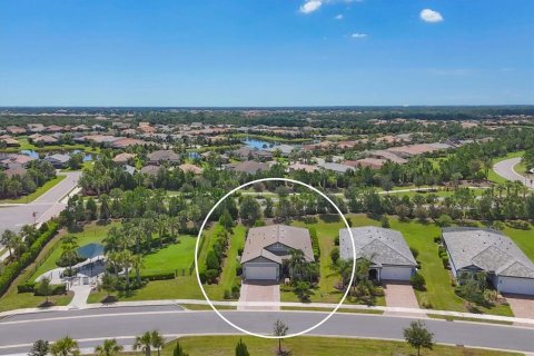 House in Bradenton, Florida 2 bedrooms, 180.04 sq.m. № 1828095 - photo 5