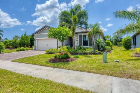 House in Bradenton, Florida 2 bedrooms, 180.04 sq.m. № 1828095 - photo 2