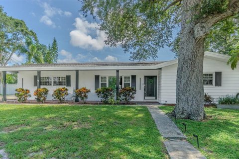 Villa ou maison à Largo, Floride 3 chambres, 160.26 m2 № 2373302