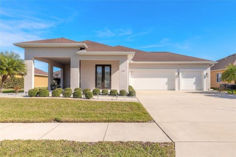 House in New Smyrna Beach, Florida 3 bedrooms, 224.45 sq.m. № 2345609