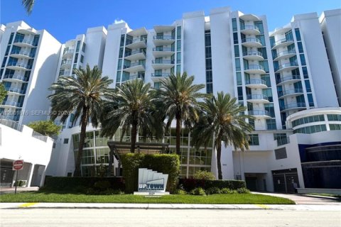 Condominio en alquiler en Aventura, Florida, 3 dormitorios, 126.53 m2 № 2065941 - foto 2