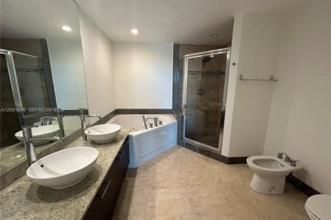 Condominio en alquiler en Aventura, Florida, 3 dormitorios, 126.53 m2 № 2065941 - foto 12