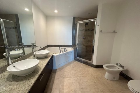 Condominio en alquiler en Aventura, Florida, 3 dormitorios, 126.53 m2 № 2065941 - foto 13