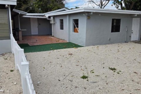 Apartment in West Park, Florida 1 bedroom, 46.45 sq.m. № 2243452 - photo 11