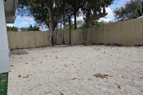 Apartment in West Park, Florida 1 bedroom, 46.45 sq.m. № 2243452 - photo 12