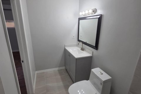 Apartment in West Park, Florida 1 bedroom, 46.45 sq.m. № 2243452 - photo 2