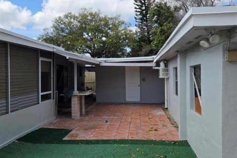 Apartment in West Park, Florida 1 bedroom, 46.45 sq.m. № 2243452 - photo 13