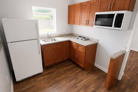 Apartment in West Park, Florida 1 bedroom, 46.45 sq.m. № 2243452 - photo 17