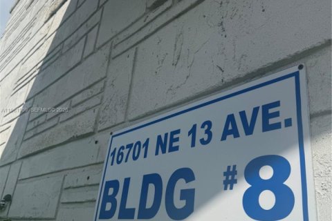 Condo in North Miami Beach, Florida, 2 bedrooms  № 2043165 - photo 3