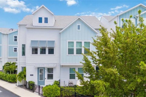 Townhouse in Sarasota, Florida 3 bedrooms, 163.23 sq.m. № 2118201