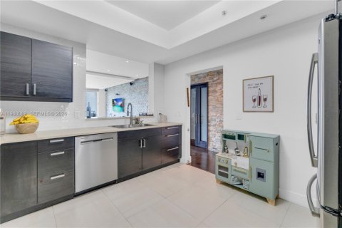 Снять в аренду кондоминиум в Авентура, Флорида 3 спальни, 153.29м2, № 2064372 - фото 9