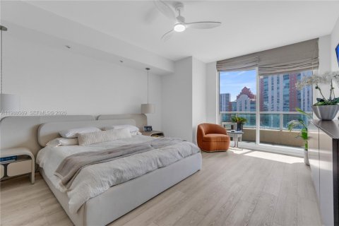 Снять в аренду кондоминиум в Авентура, Флорида 3 спальни, 153.29м2, № 2064372 - фото 17