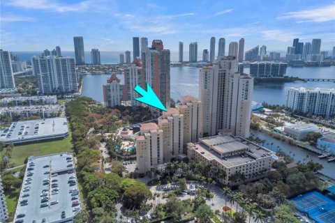 Condominio en Aventura, Florida, 3 dormitorios  № 2064372