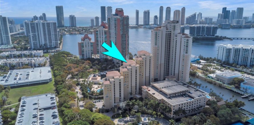 Кондоминиум с 3 спальнями в Авентура, Флорида № 2064372