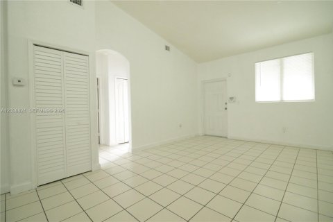 Condo in Homestead, Florida, 2 bedrooms № 2183374