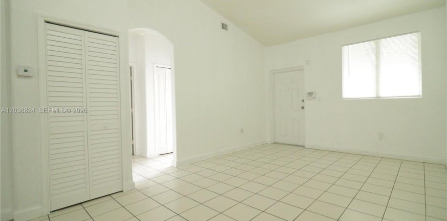 Condo in Homestead, Florida, 2 bedrooms № 2183374