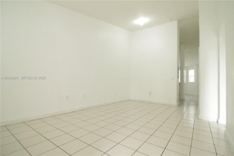 Condo in Homestead, Florida, 2 bedrooms № 2183374 - photo 2