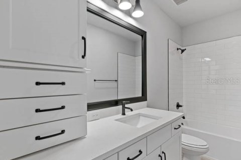 Townhouse in Tampa, Florida 3 bedrooms, 193.42 sq.m. № 1876446 - photo 9